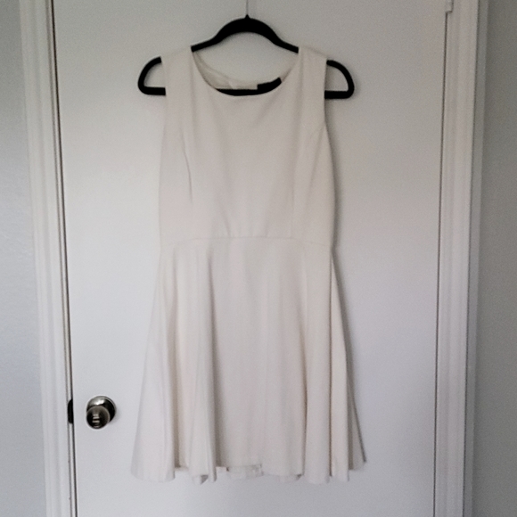 Cynthia Rowley Dresses & Skirts - Ivory Knee Length Cynthia Rowley Size: 8